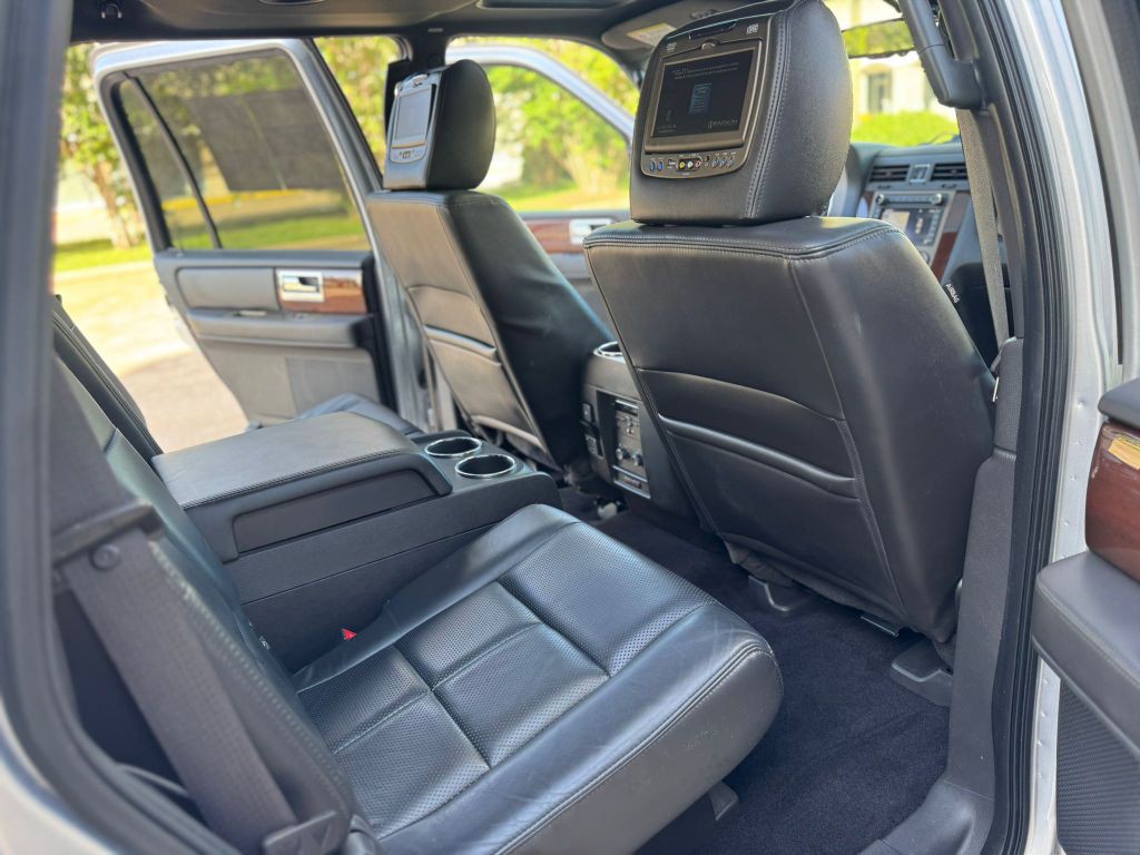 2014 Lincoln Navigator Image 11