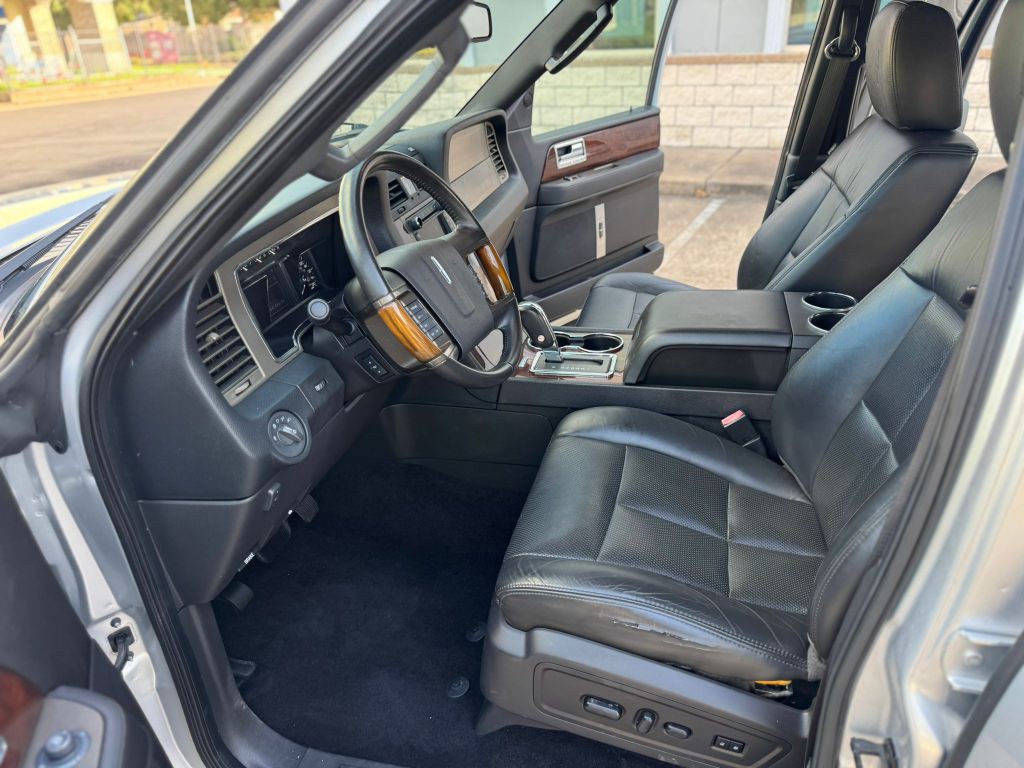 2014 Lincoln Navigator Image 15
