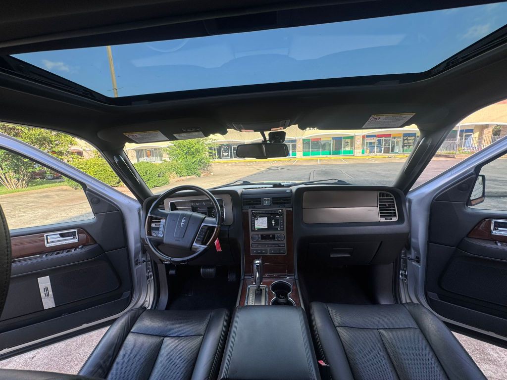 2014 Lincoln Navigator Image 17