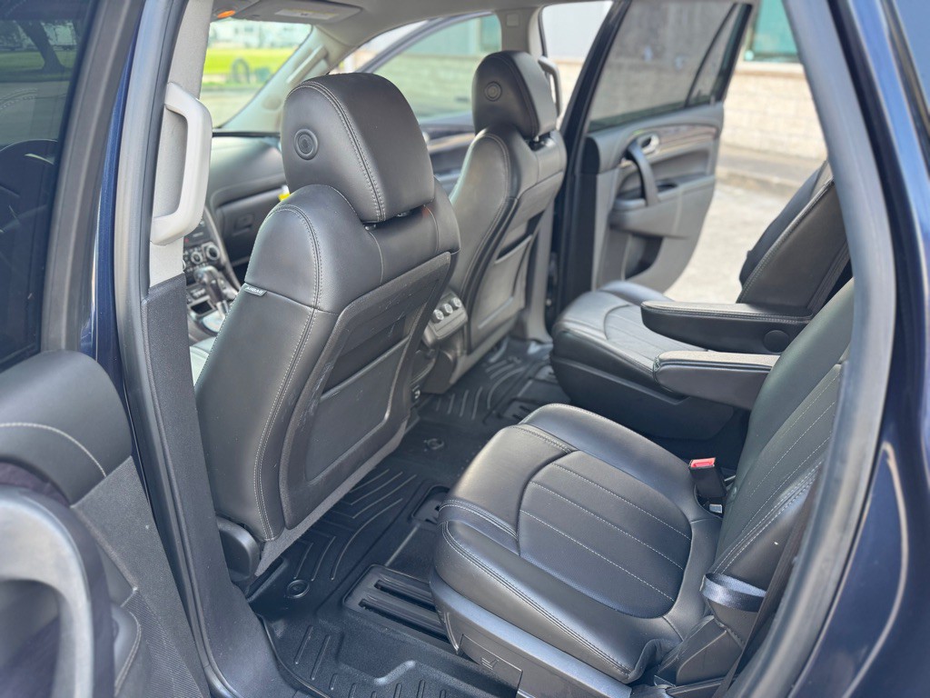 2017 Buick Enclave Image 12
