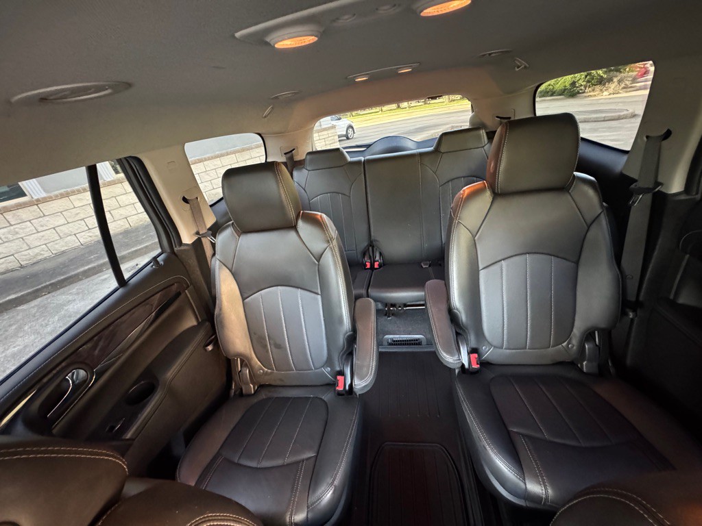 2017 Buick Enclave Image 18