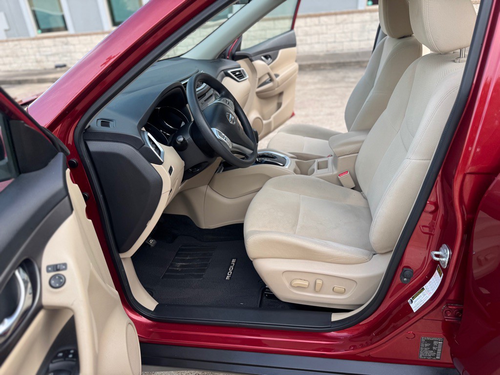 2016 Nissan Rogue Image 12