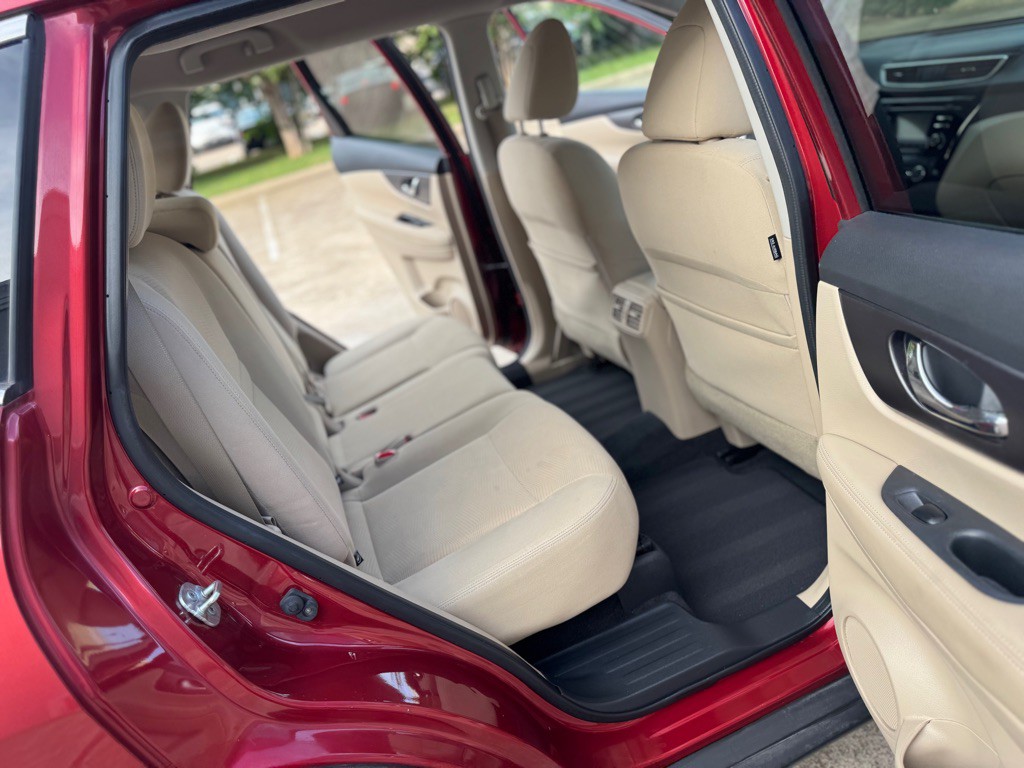 2016 Nissan Rogue Image 15