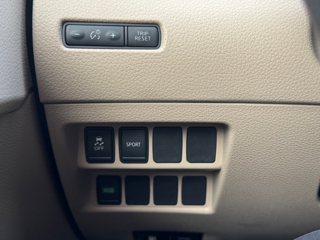 2016 Nissan Rogue Image 23