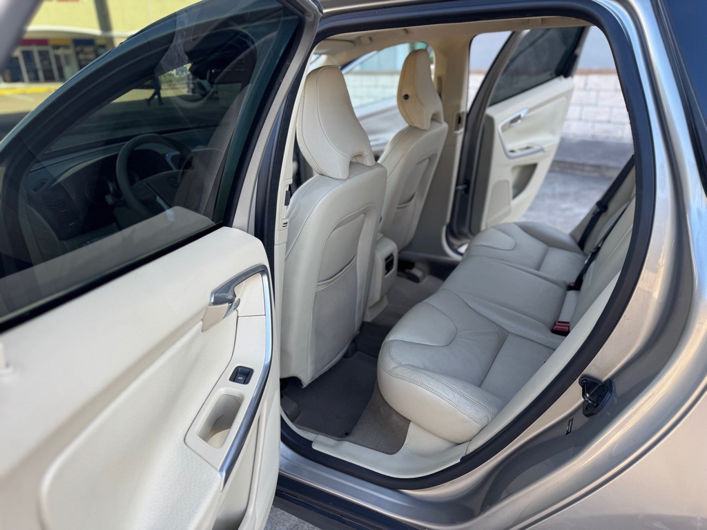 2012 Volvo XC60 Image 12