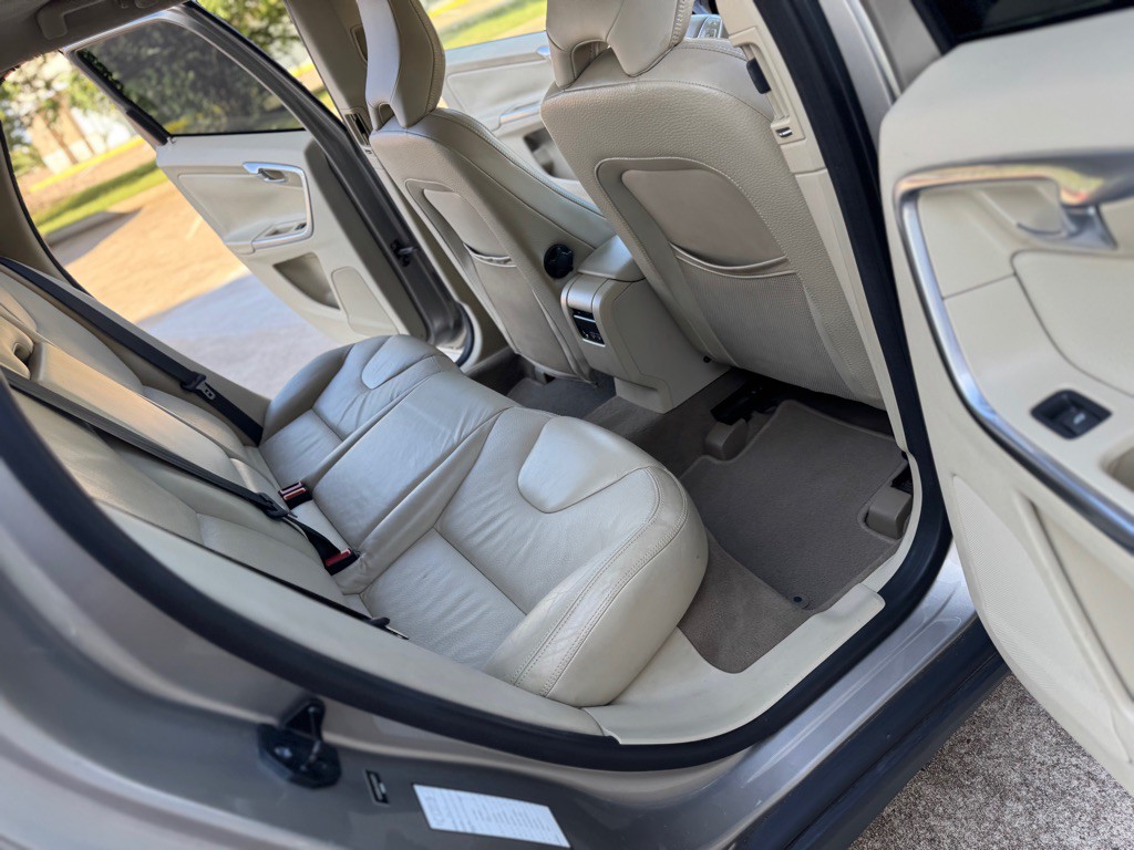 2012 Volvo XC60 Image 14