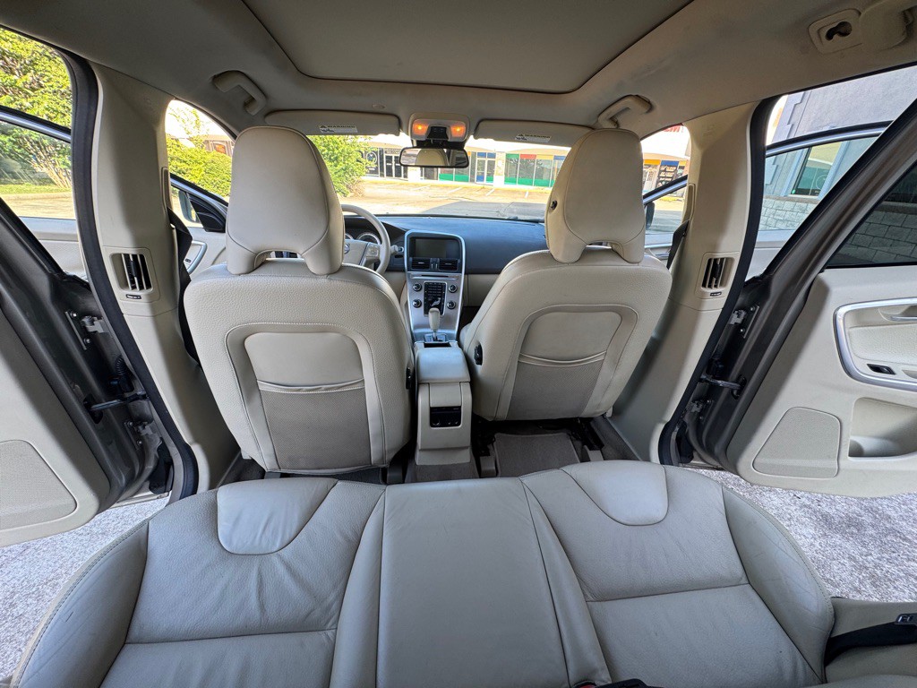 2012 Volvo XC60 Image 16