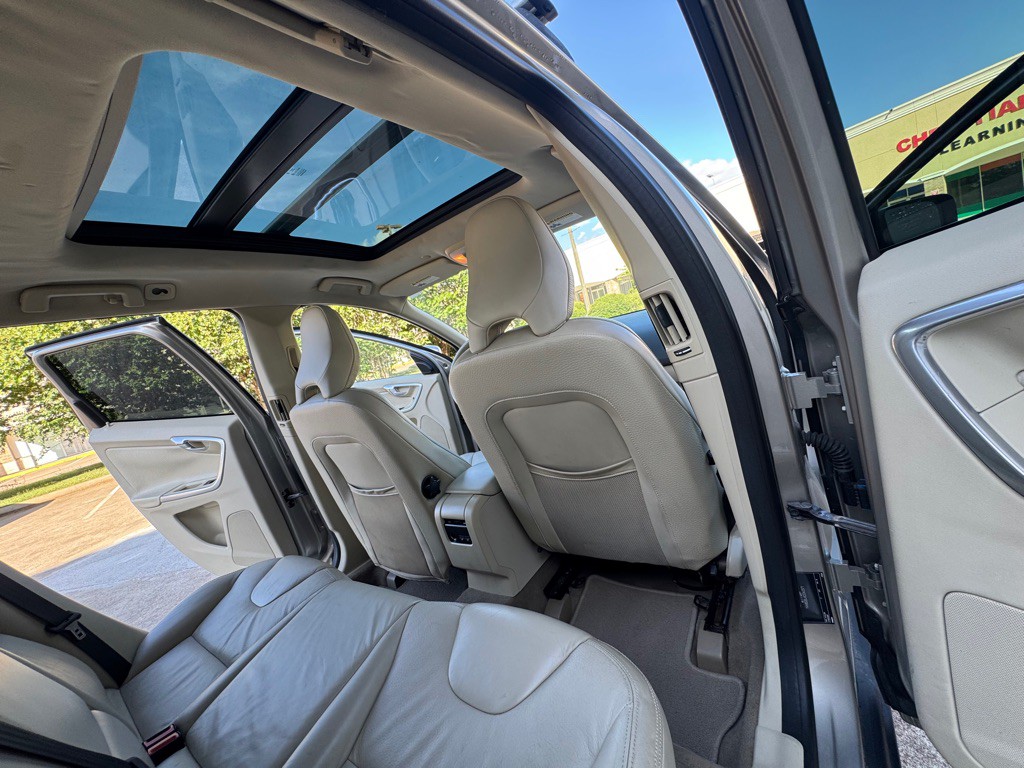 2012 Volvo XC60 Image 17
