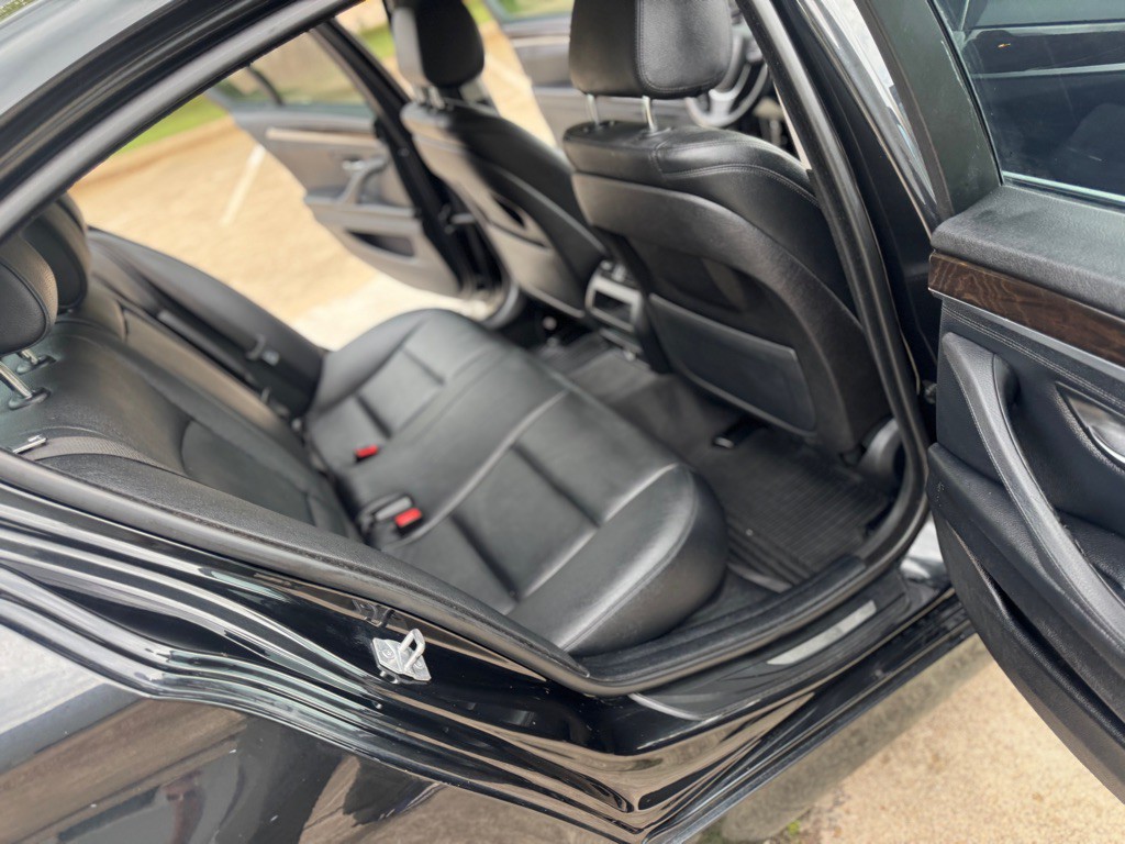 2015 BMW 5 Series Image 13