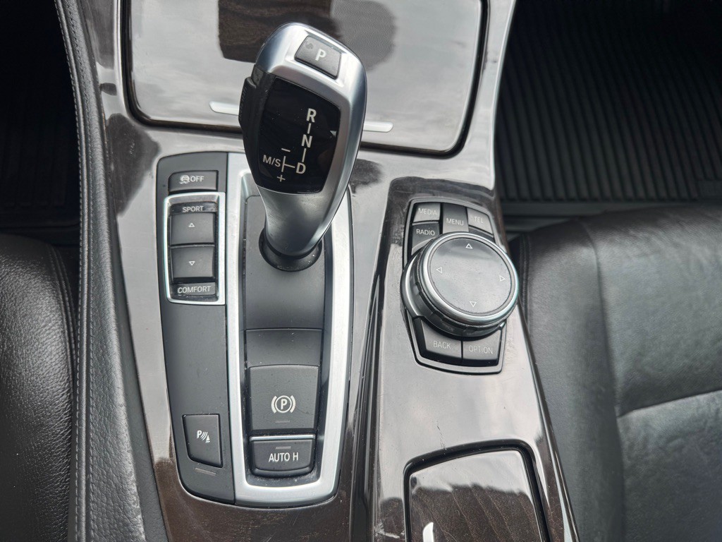 2015 BMW 5 Series Image 18