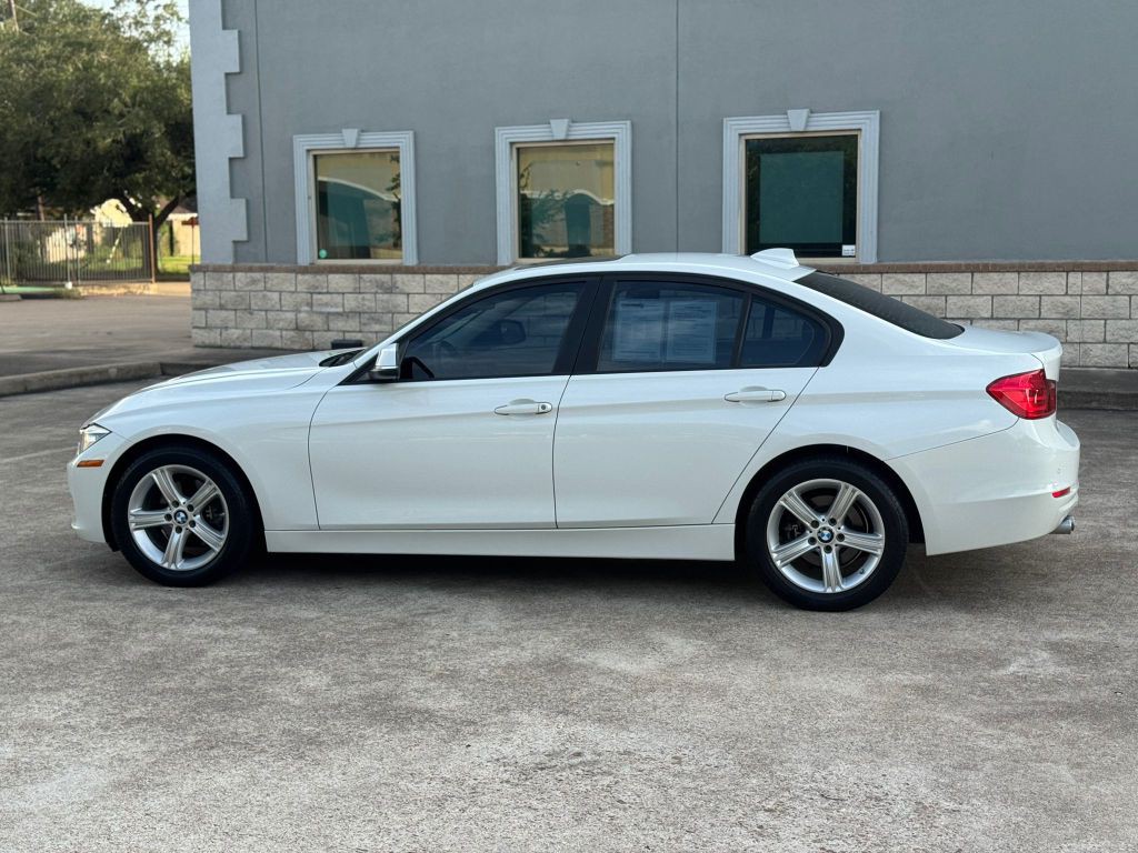 2014 BMW 3 Series Image 2