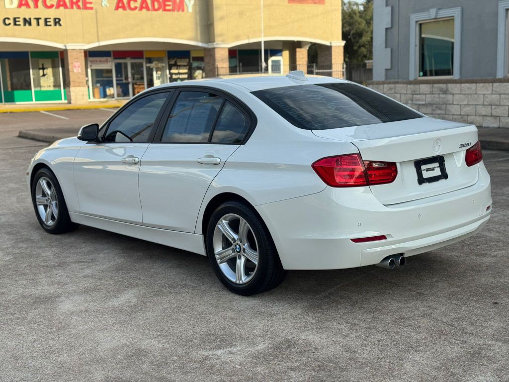 2014 BMW 3 Series Image 4