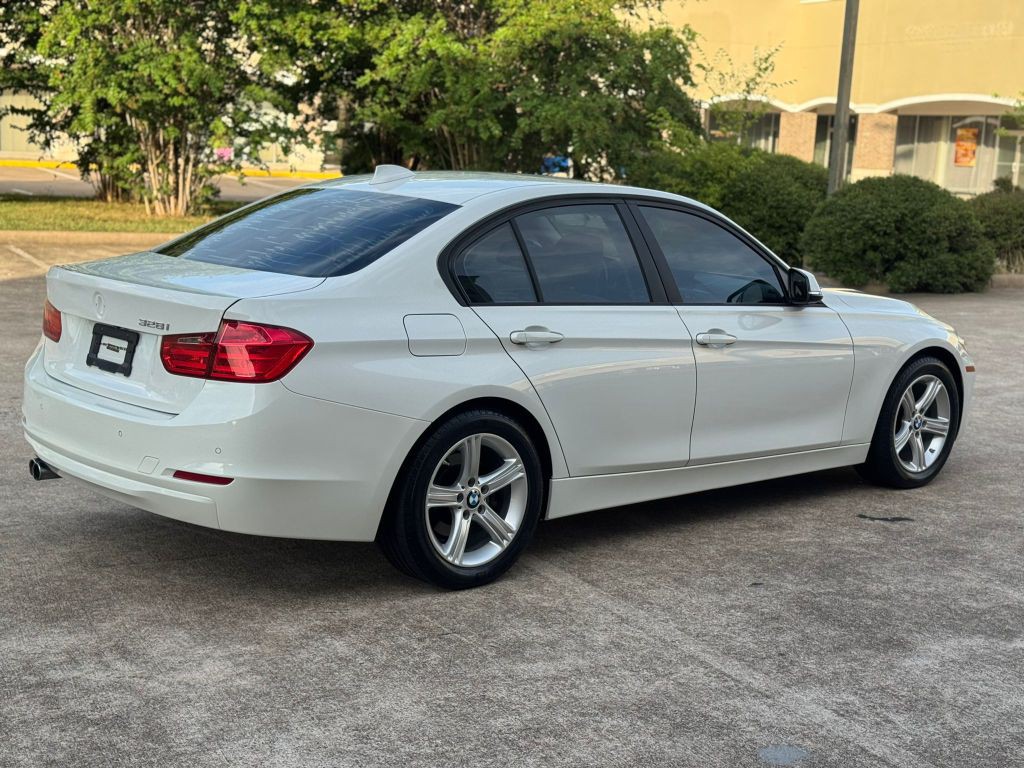 2014 BMW 3 Series Image 7