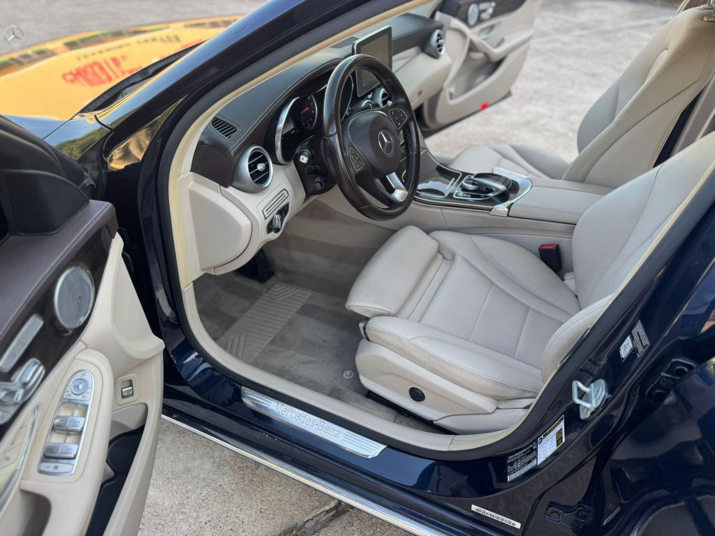 2015 Mercedes-Benz C-Class Image 14