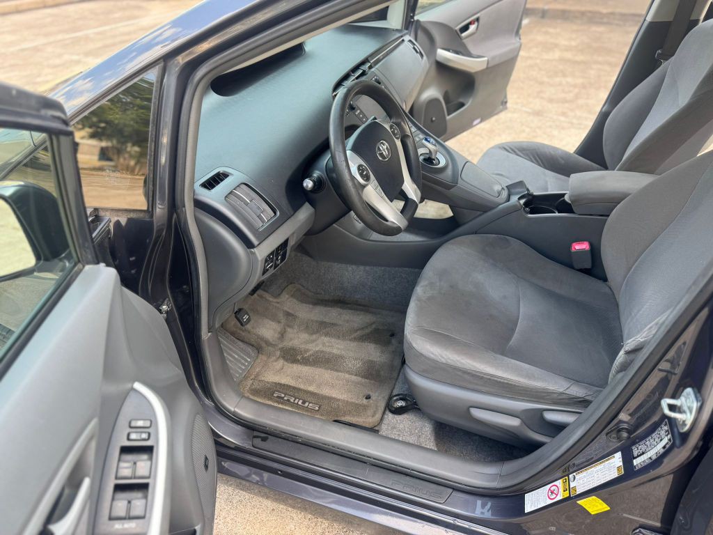 2011 Toyota Prius Image 12