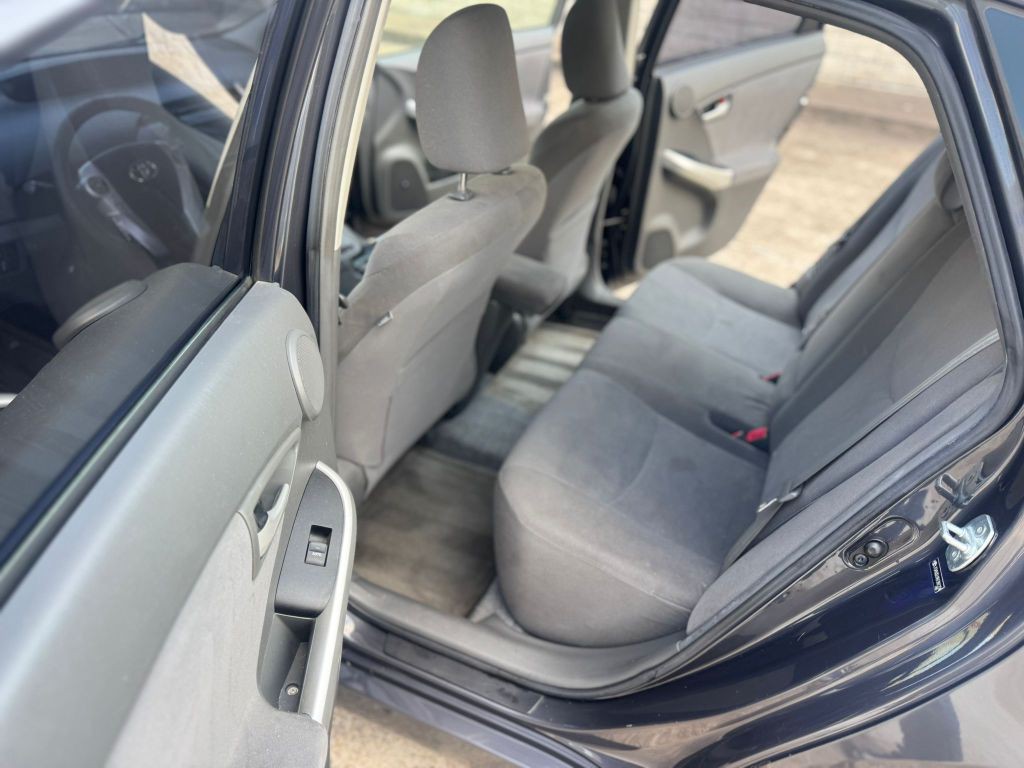 2011 Toyota Prius Image 17