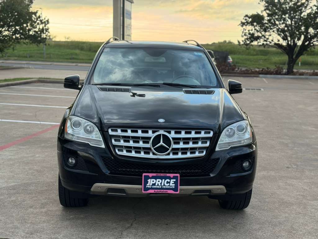 2011 Mercedes-Benz M-Class Image 1