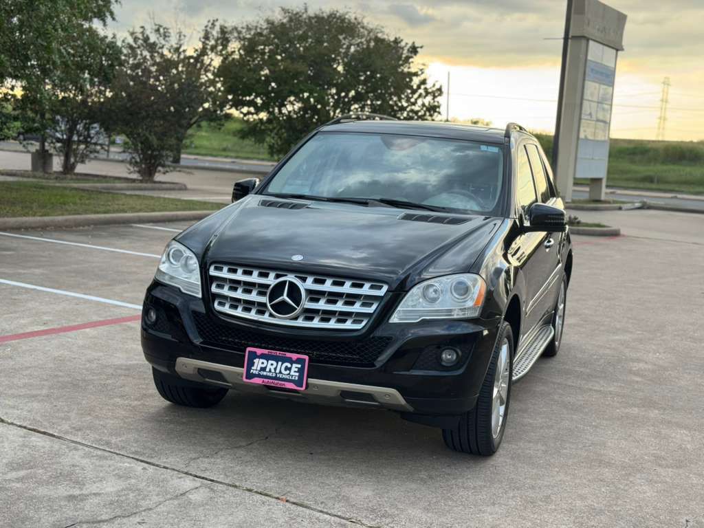 2011 Mercedes-Benz M-Class Image 2