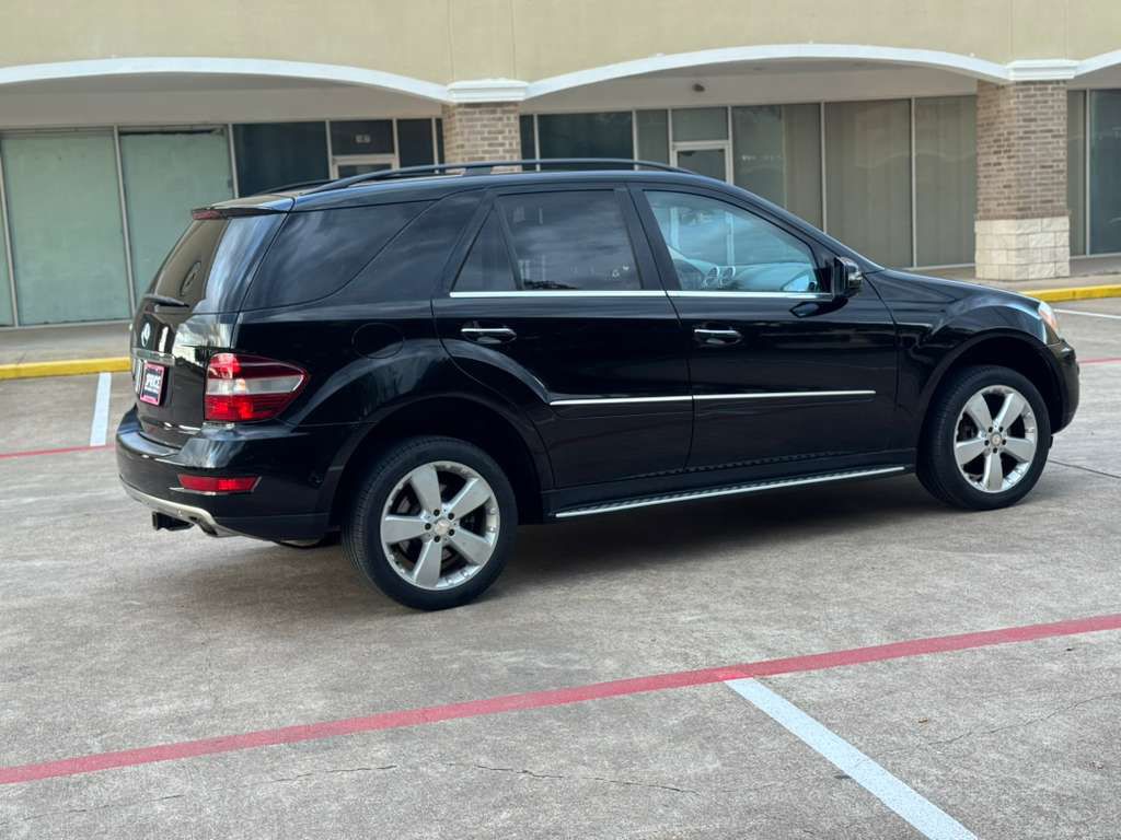 2011 Mercedes-Benz M-Class Image 5
