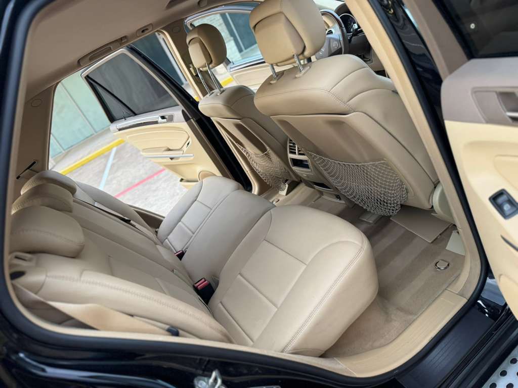 2011 Mercedes-Benz M-Class Image 12