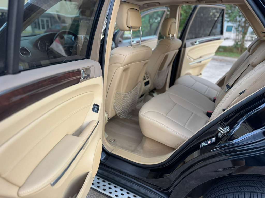 2011 Mercedes-Benz M-Class Image 15