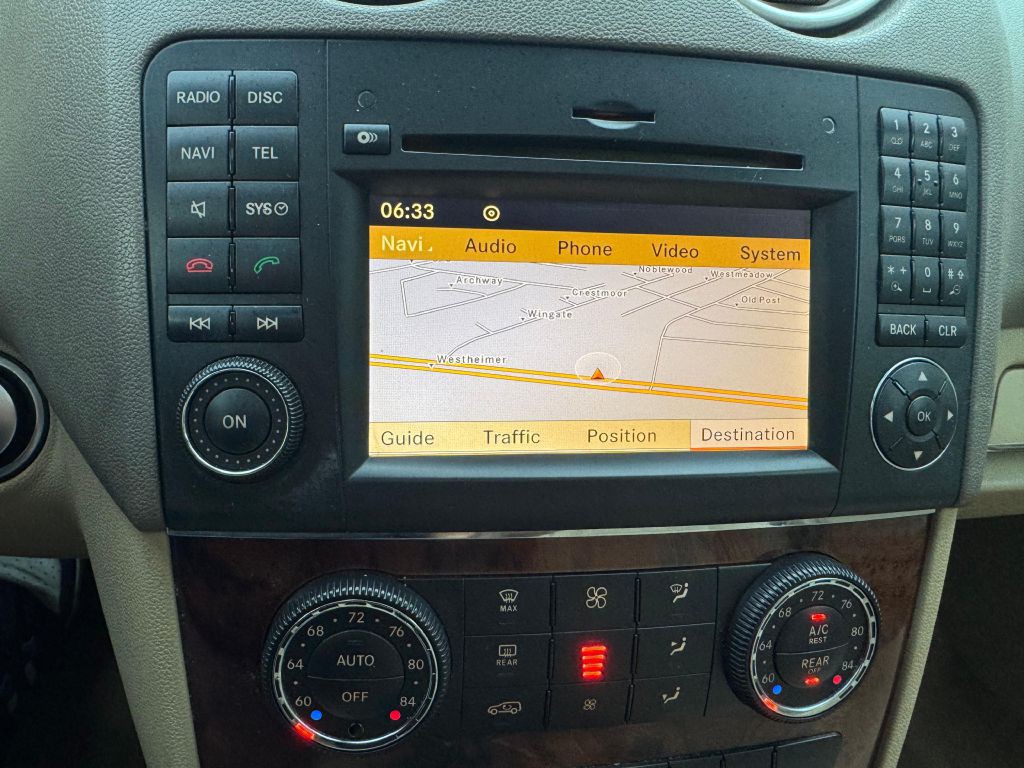 2011 Mercedes-Benz M-Class Image 25