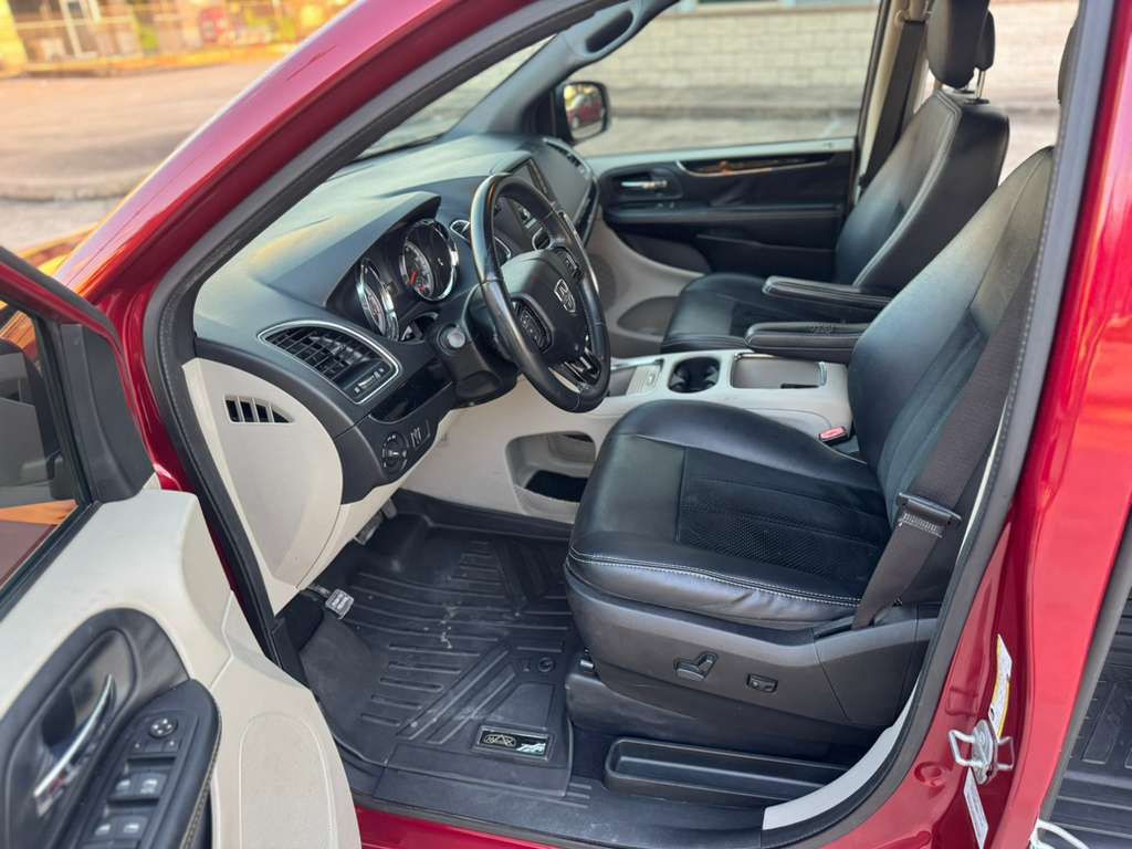 2016 Dodge Grand Caravan Image 12
