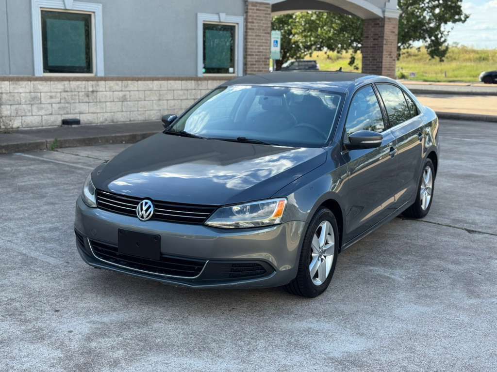 2013 Volkswagen Jetta Image 1