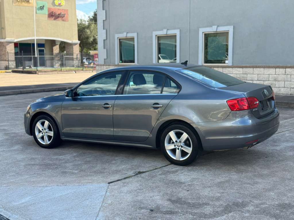 2013 Volkswagen Jetta Image 3