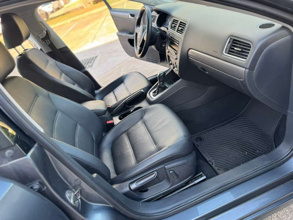2013 Volkswagen Jetta Image 12