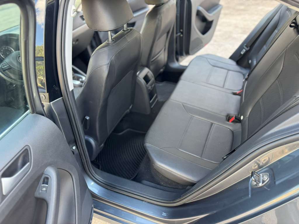 2013 Volkswagen Jetta Image 14
