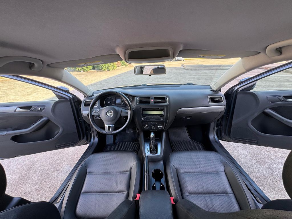2013 Volkswagen Jetta Image 16
