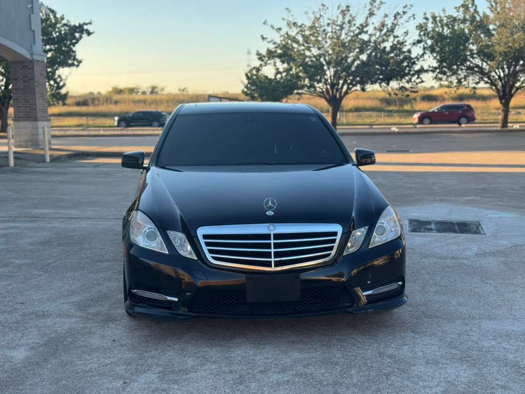 2013 Mercedes-Benz E-Class Image 2