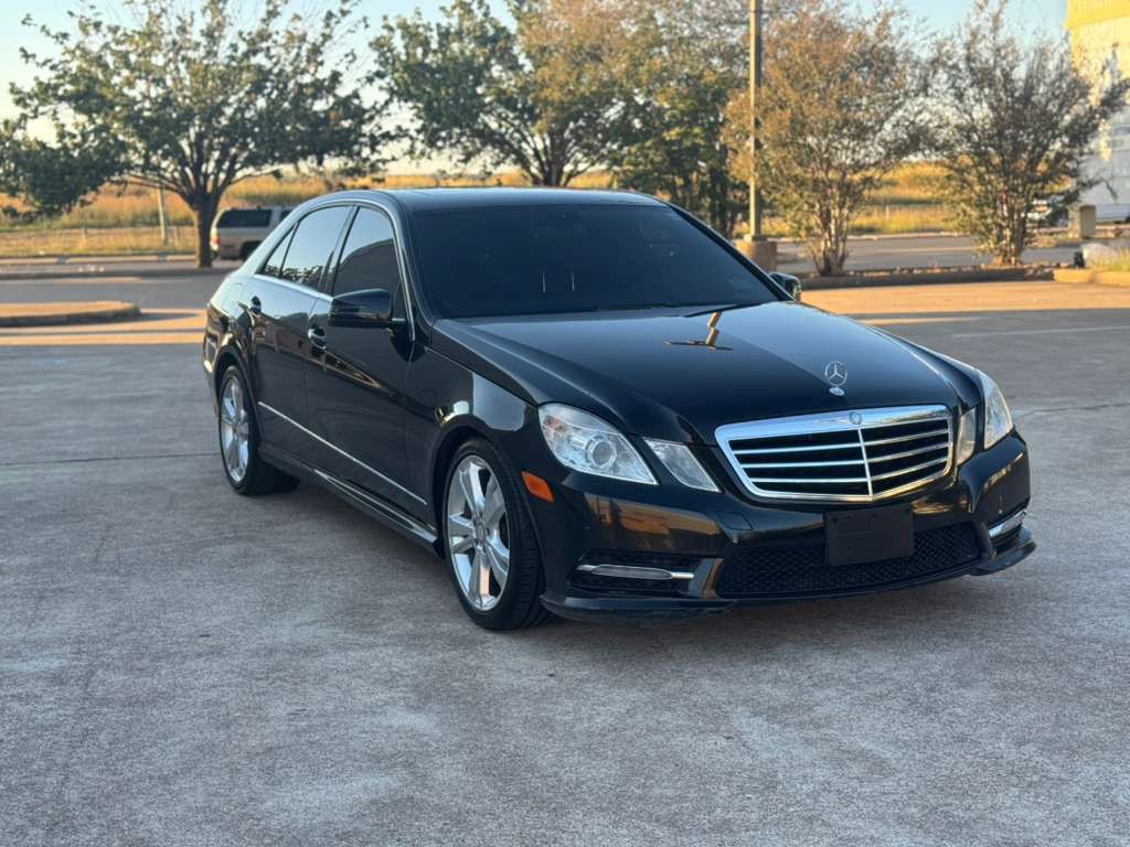 2013 Mercedes-Benz E-Class Image 3