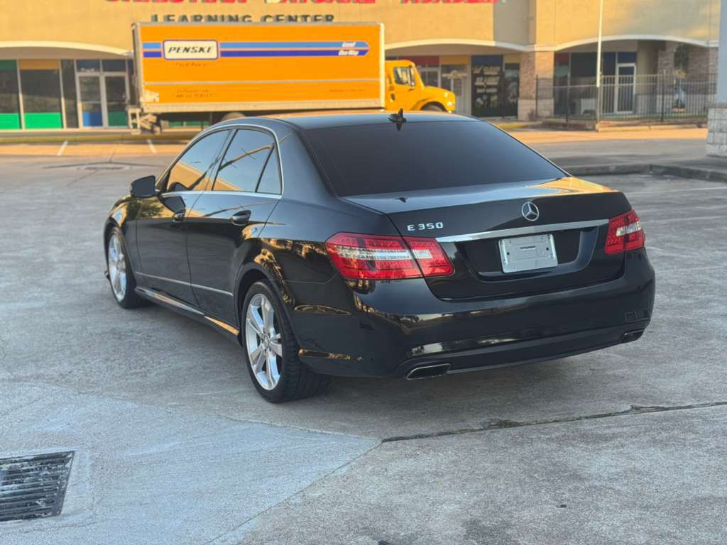 2013 Mercedes-Benz E-Class Image 10