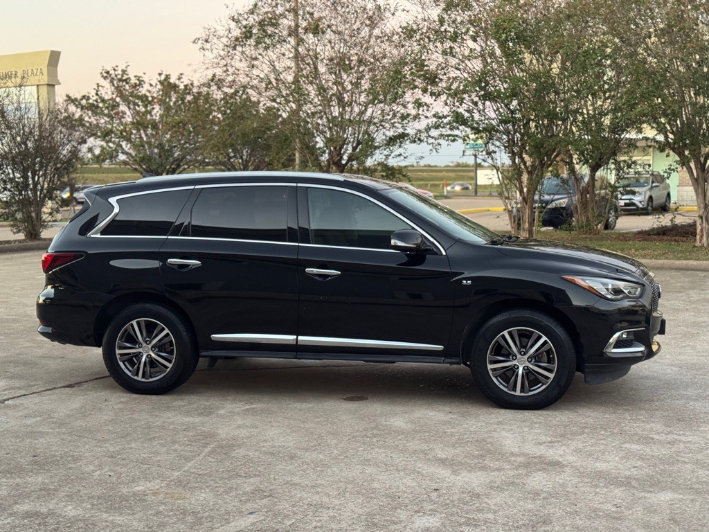 2017 INFINITI QX60 Image 4