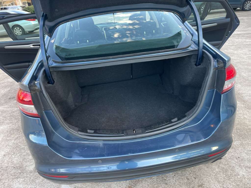 2018 Ford Fusion Image 12