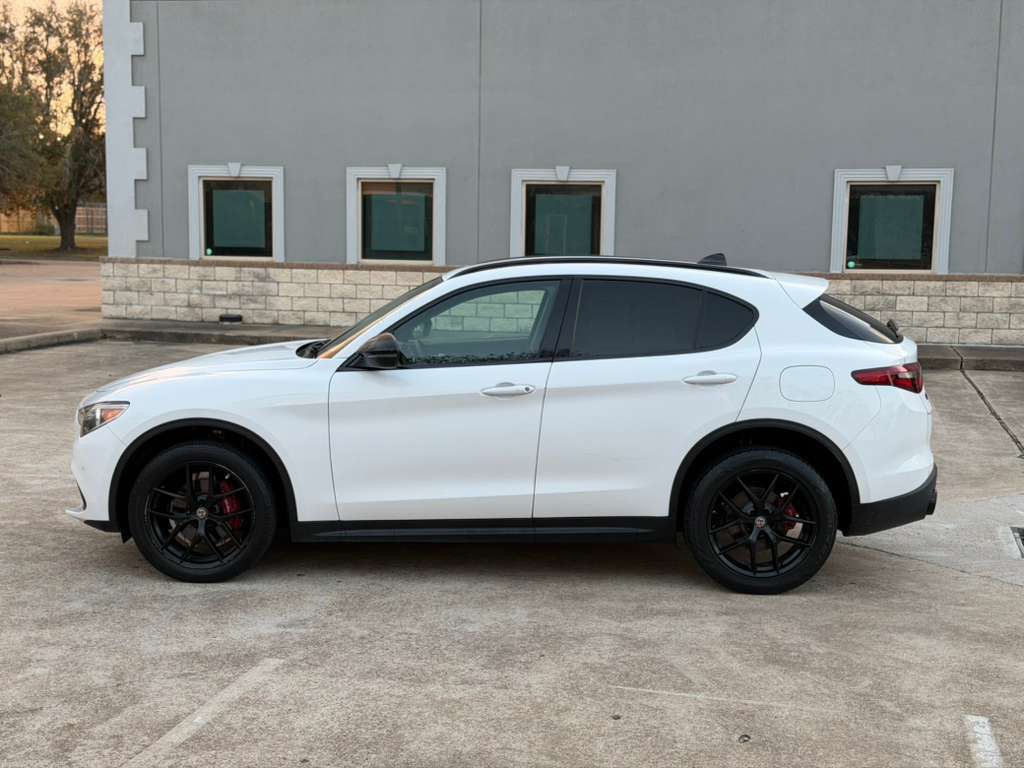2018 Alfa Romeo Stelvio Image 15