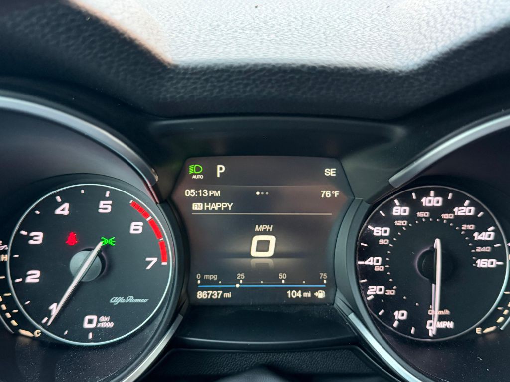 2018 Alfa Romeo Stelvio Image 16