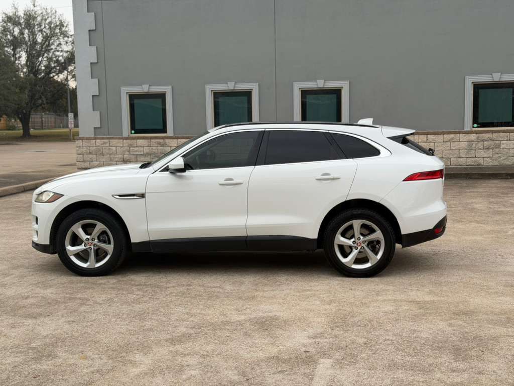 2019 Jaguar F-PACE Image 2