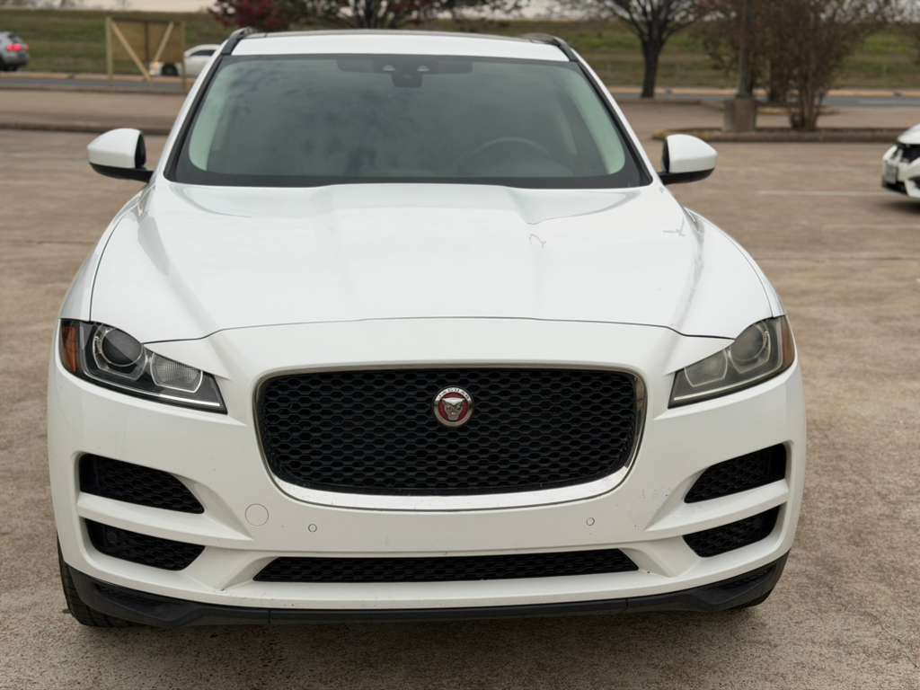 2019 Jaguar F-PACE Image 9