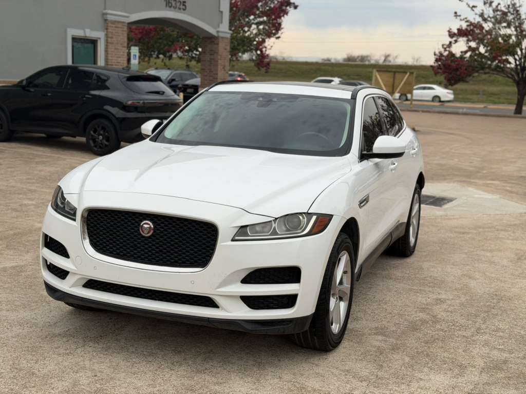 2019 Jaguar F-PACE Image 10