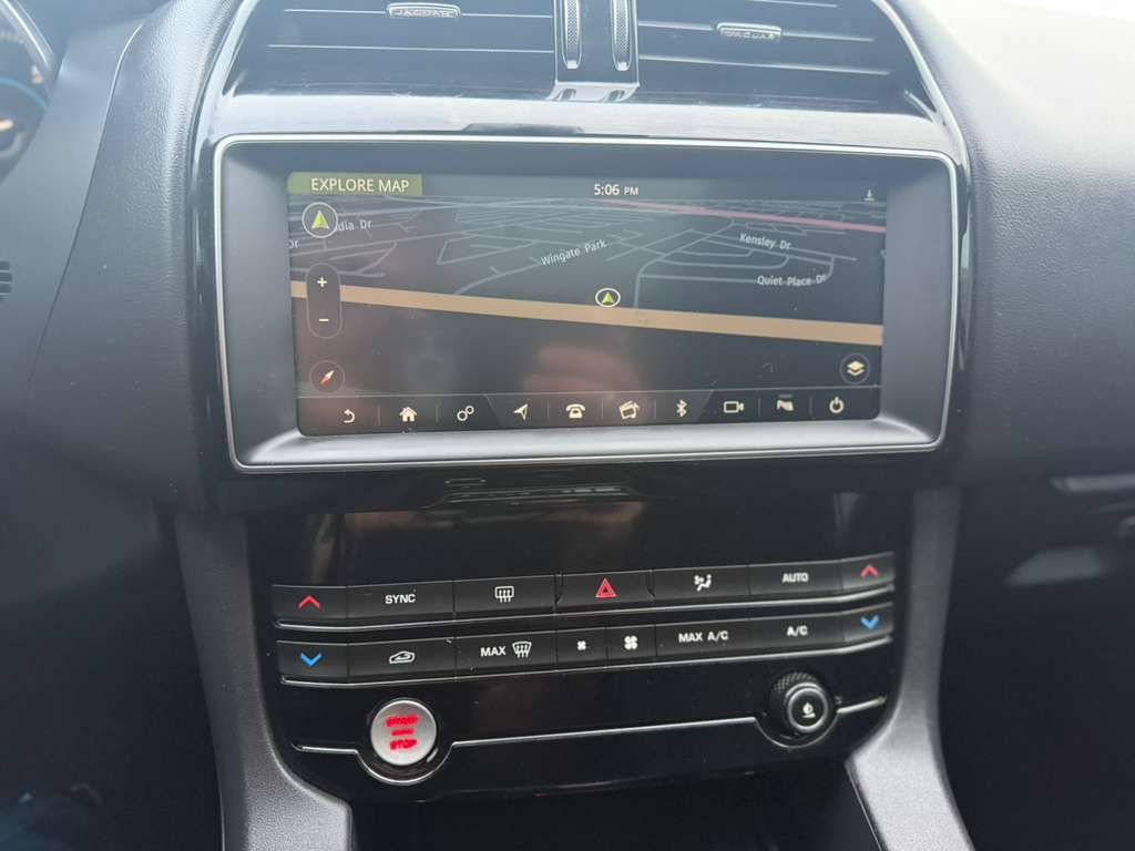 2019 Jaguar F-PACE Image 21