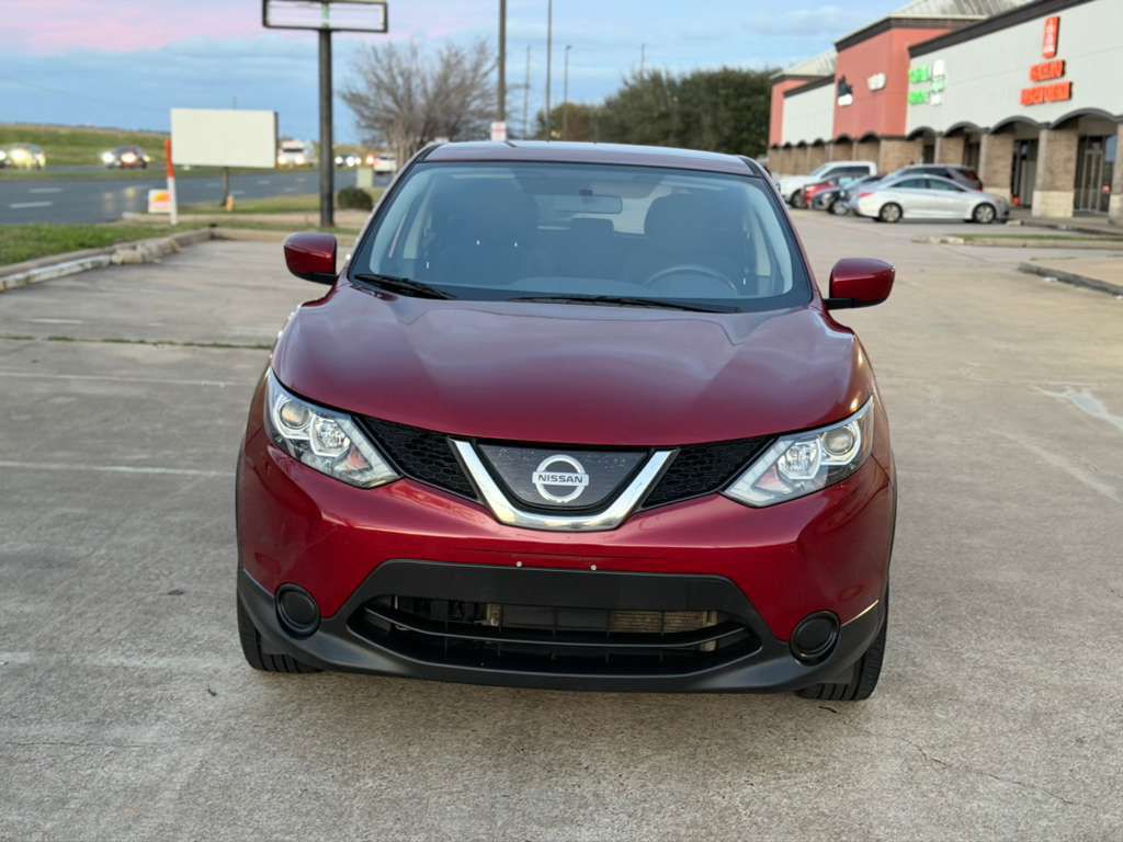 2019 Nissan Rogue Image 1