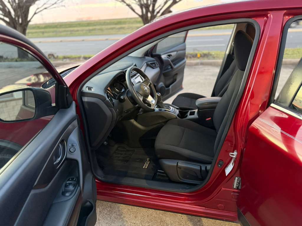 2019 Nissan Rogue Image 12