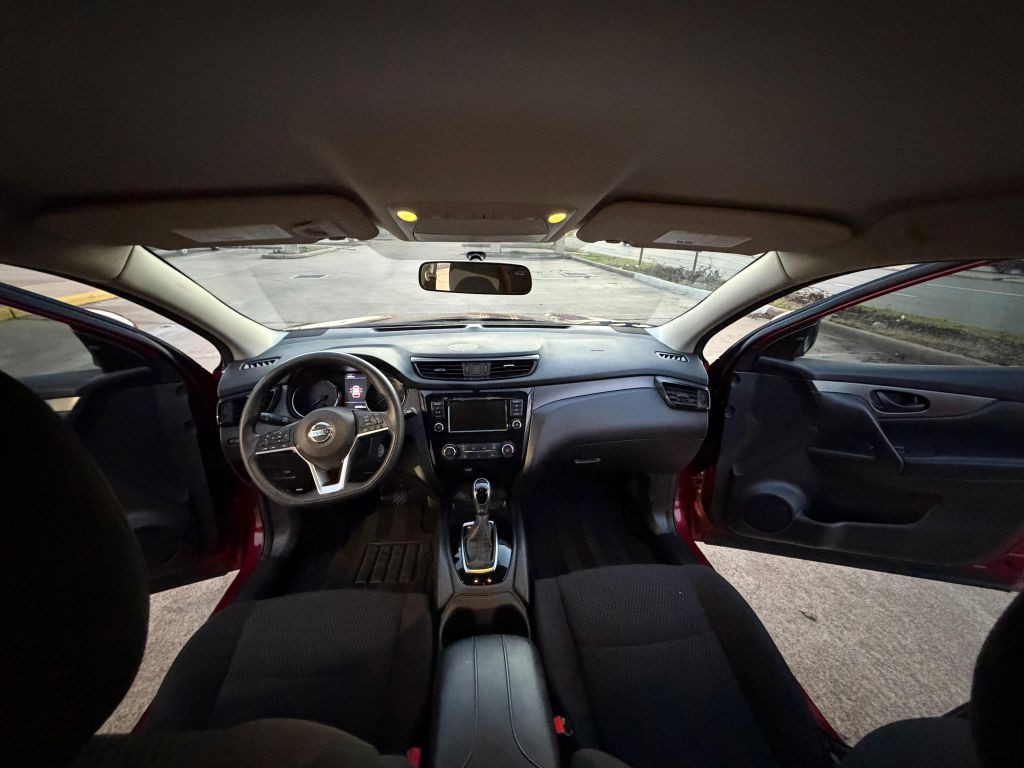 2019 Nissan Rogue Image 14