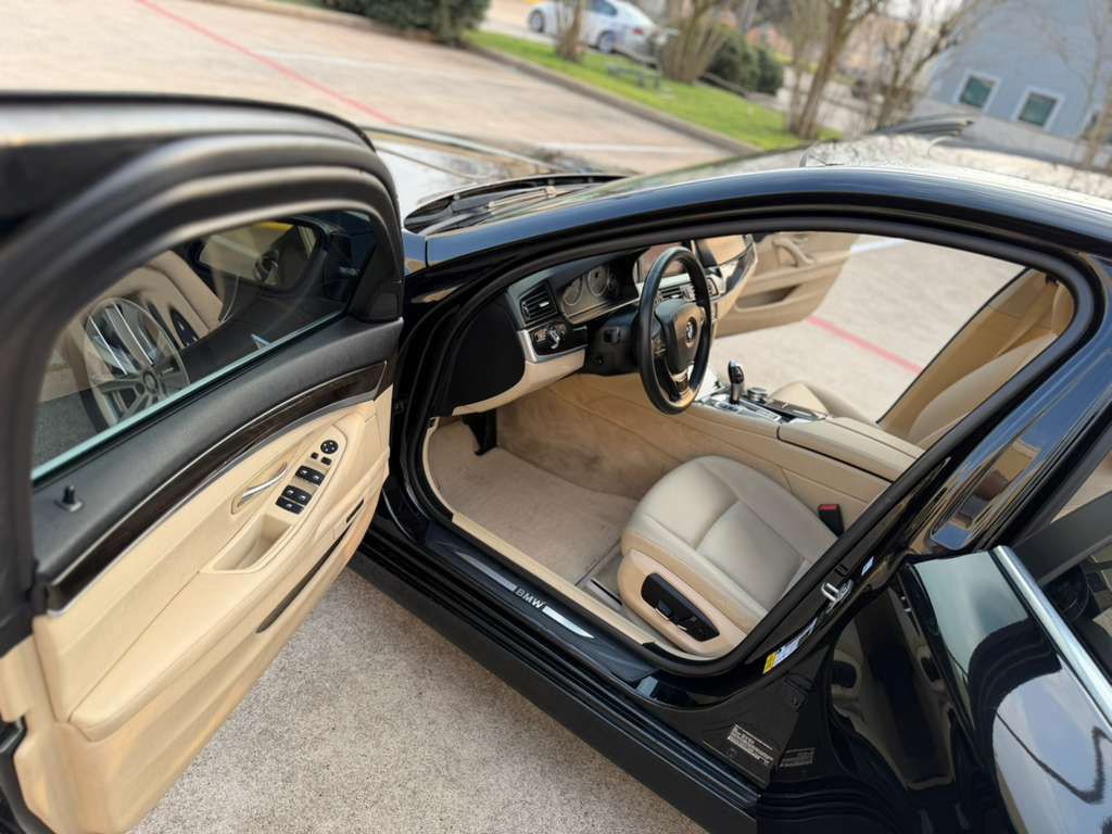 2015 BMW 5 Series Image 16