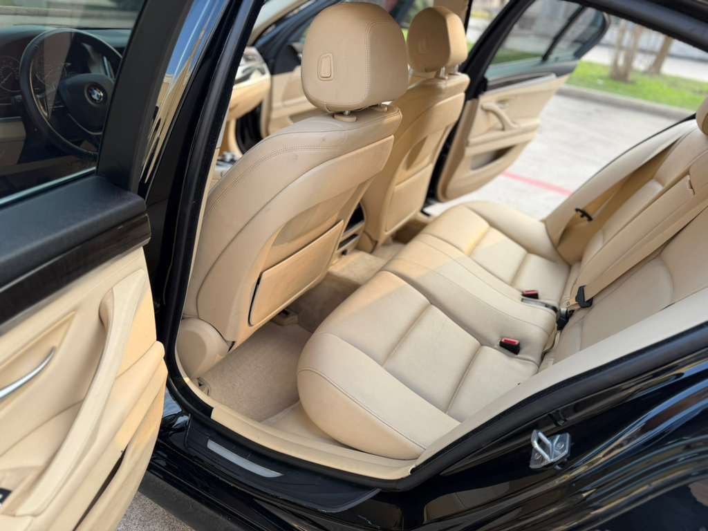 2015 BMW 5 Series Image 19