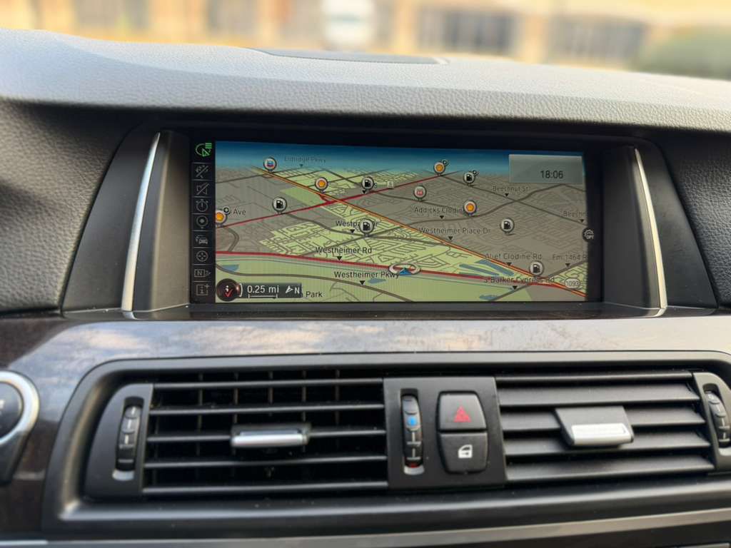 2015 BMW 5 Series Image 25