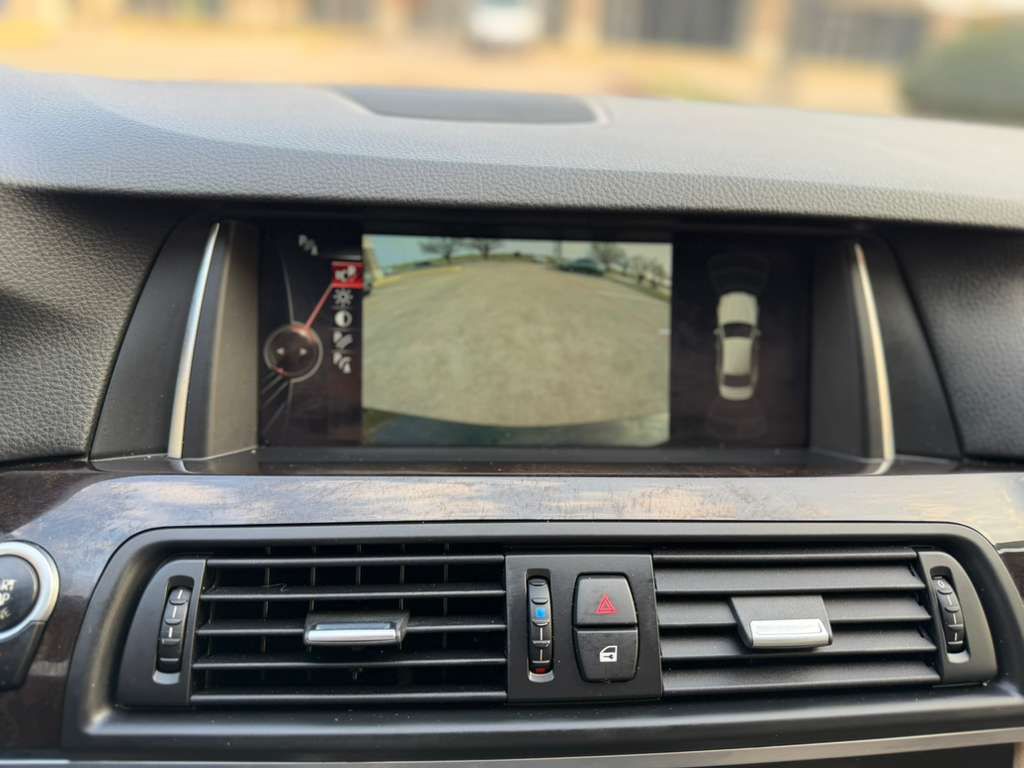 2015 BMW 5 Series Image 26